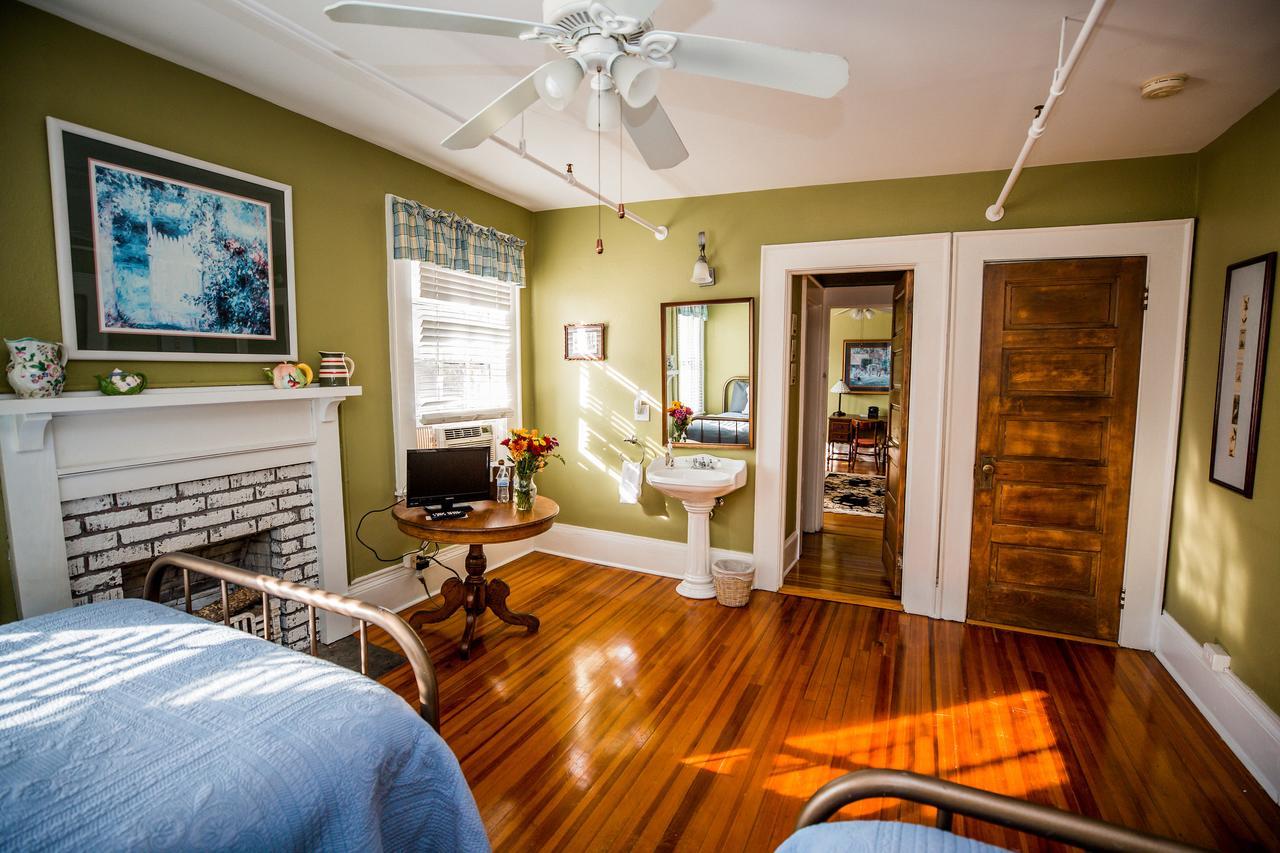 Bed and Breakfast The Henderson Hendersonville Esterno foto