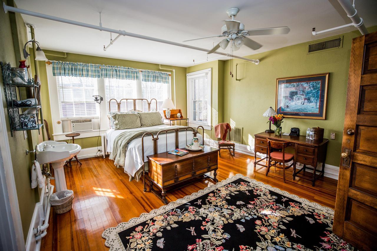 Bed and Breakfast The Henderson Hendersonville Esterno foto