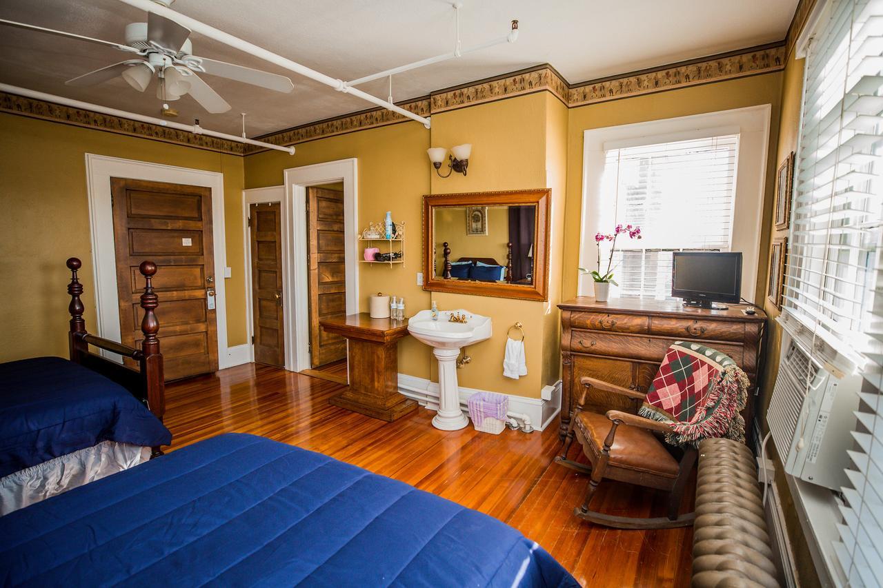 Bed and Breakfast The Henderson Hendersonville Esterno foto
